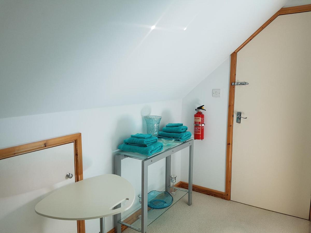 Meadow Oak Accommodation Бодмин Екстериор снимка